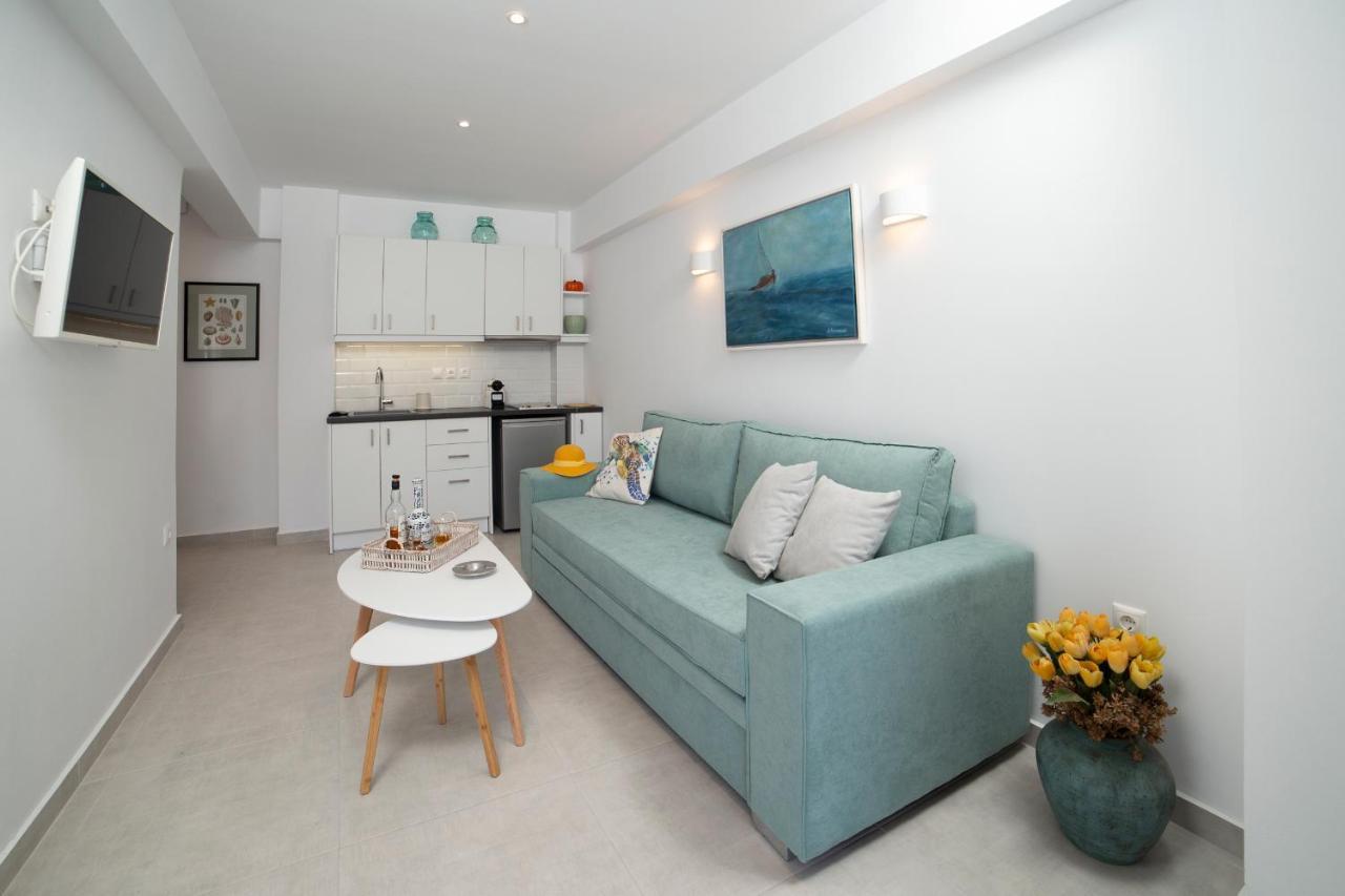 Korina'S Suites Ándros Esterno foto