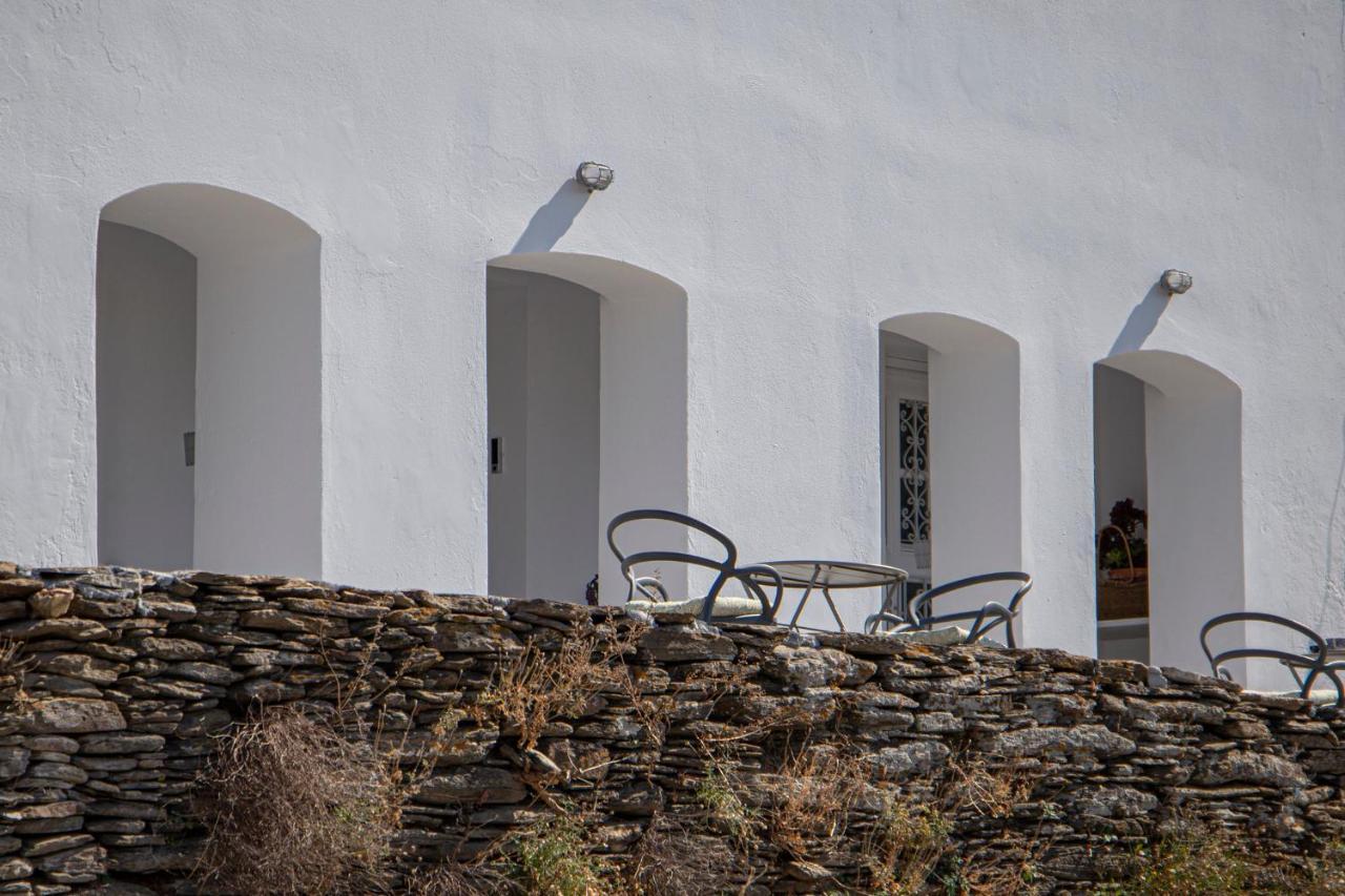 Korina'S Suites Ándros Esterno foto