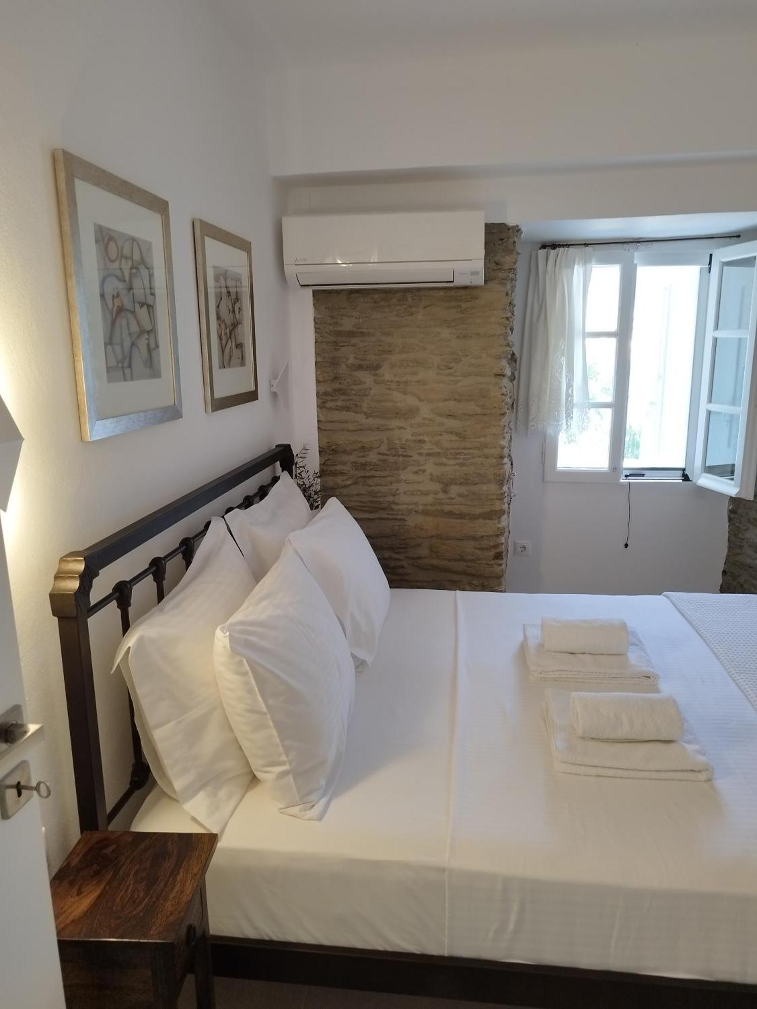 Korina'S Suites Ándros Esterno foto